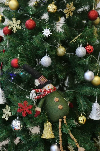 Dennen Kerstboom Cadeau — Stockfoto