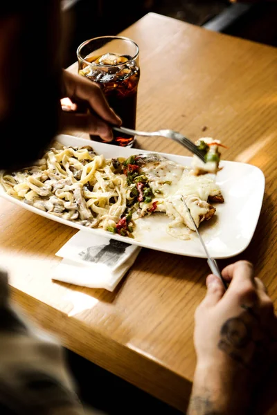 Lekker Smakelijke Klassieke Italiaanse Pasta Met Een Heerlijke Saus — Stockfoto