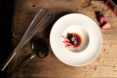 Yerel şeflerin pişirdiği ilginç yemekler.