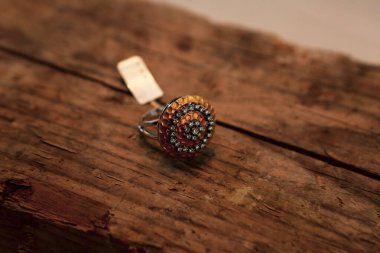 Elmas Mücevherler ve Moda Mücevherleri