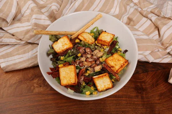 Placa Ensalada Fresca Con Verduras Mixtas —  Fotos de Stock