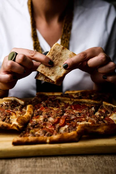 Tradiční Turecké Pečené Jídlo Turecká Pizza Pide Předkrmy Blízkém Východě — Stock fotografie