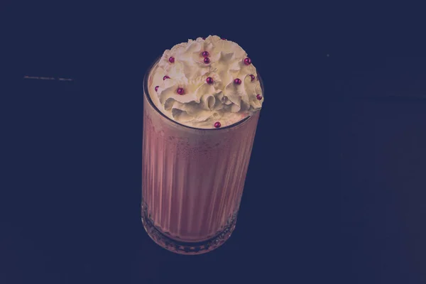 Bir Bardak Ahududu Milkshake Krem Şanti Taze Ahududu — Stok fotoğraf