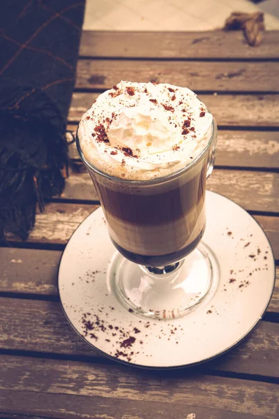 Eiskaffee Mit Milch Eiskaffee Latte Frau Hält Glas Eiskaffee Der — Stockfoto