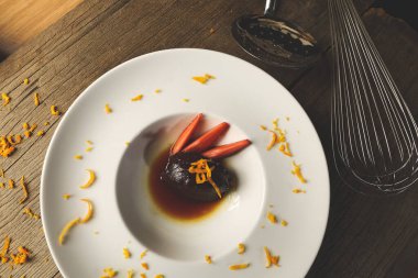 Yerel şeflerin pişirdiği ilginç yemekler.