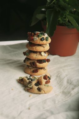 Koyu çikolata parçaları ile tanımlama