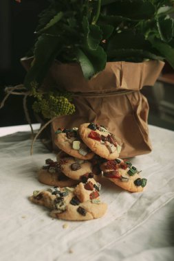 Koyu çikolata parçaları ile tanımlama