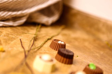 bir sürü değişik çikolatalı pralin