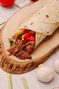 Lezzetli et eti, Türk kebap, sandviç dürümü.