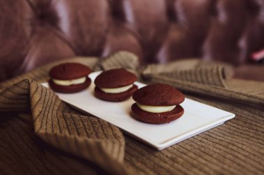 Koyu çikolata parçaları ile tanımlama