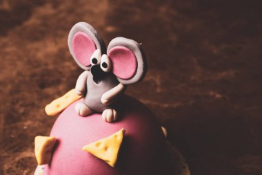 Masada lezzetli bir pasta var.