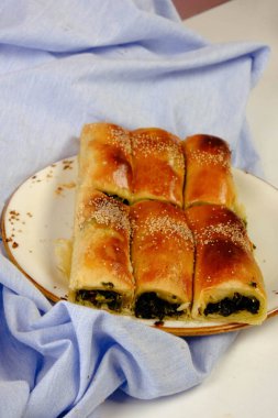 Peynir dolgulu lezzetli hamur işi