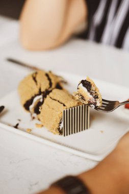 Masada lezzetli bir pasta var.