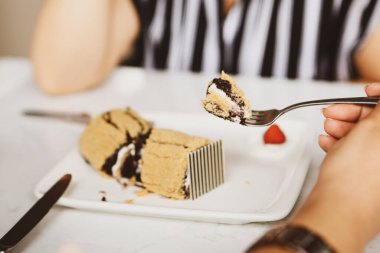 Masada lezzetli bir pasta var.