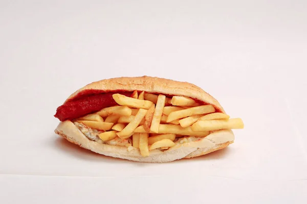 Delicioso Hot Dog Casero Sobre Mesa Con Papas Fritas —  Fotos de Stock