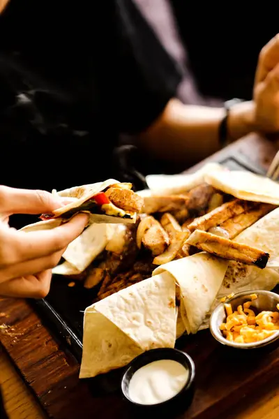 Refeição Frango Saborosa Mesa — Fotografia de Stock