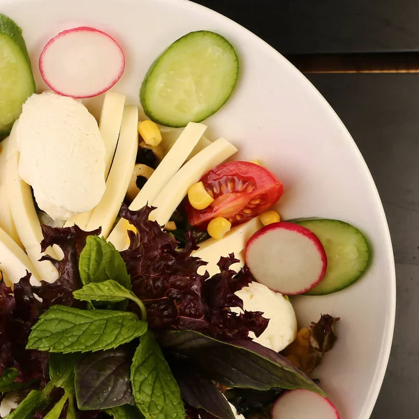 Prato Salada Fresca Com Verduras Misturadas — Fotografia de Stock