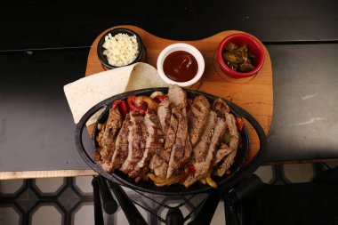 Masada nefis et yemeği. 