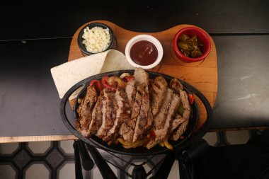 Masada nefis et yemeği. 