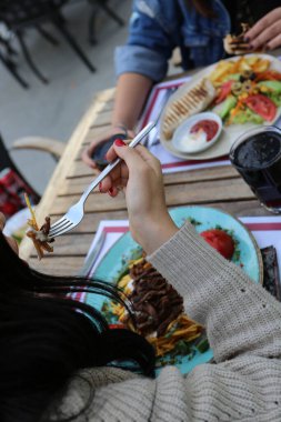 Masada nefis et yemeği. 