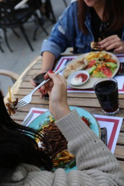 Masada nefis et yemeği. 