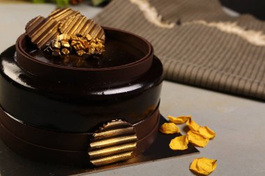 Masada lezzetli bir pasta var.