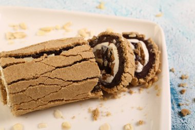 Masada lezzetli bir pasta var.