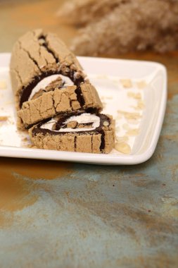 Masada lezzetli bir pasta var.