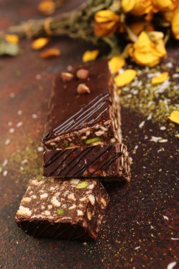 Masada lezzetli bir pasta var.