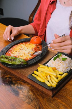 Masada nefis et yemeği. 