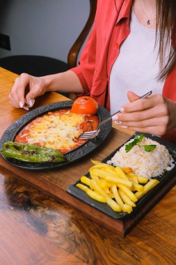 Masada nefis et yemeği. 