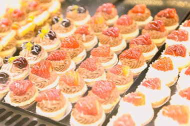 Masada lezzetli bir pasta var.