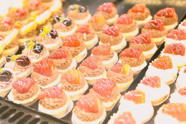 Masada lezzetli bir pasta var.