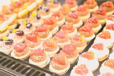 Masada lezzetli bir pasta var.