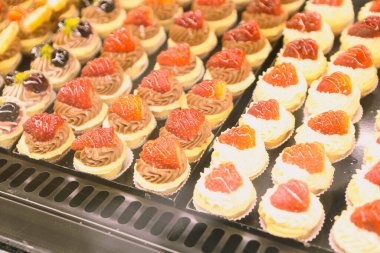 Masada lezzetli bir pasta var.