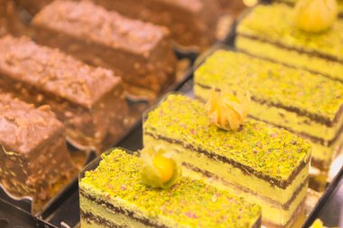 Masada lezzetli bir pasta var.