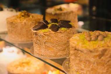 Masada lezzetli bir pasta var.