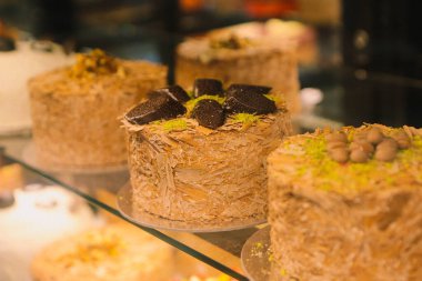 Masada lezzetli bir pasta var.