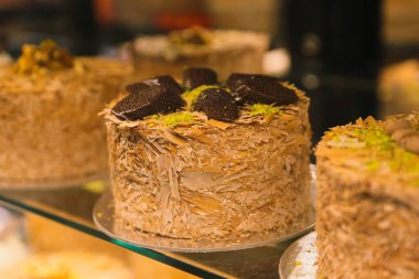 Masada lezzetli bir pasta var.