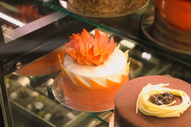 Masada lezzetli bir pasta var.