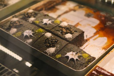 Masada lezzetli bir pasta var.