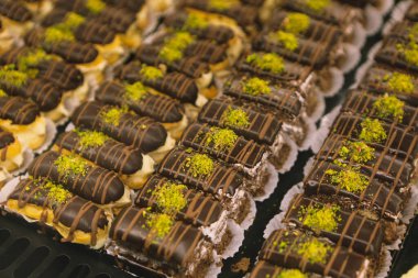 Masada lezzetli bir pasta var.