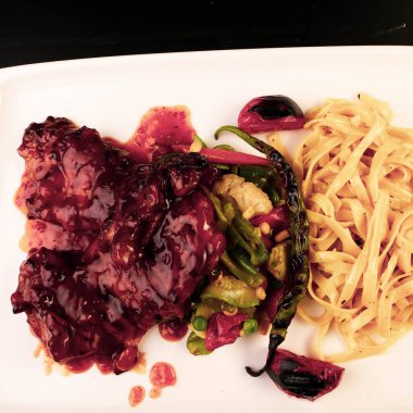 Masada nefis et yemeği. 