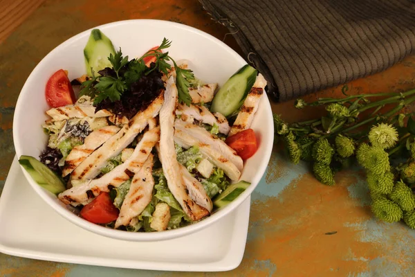 Salada Saudável Com Noz Queijo Tigela — Fotografia de Stock