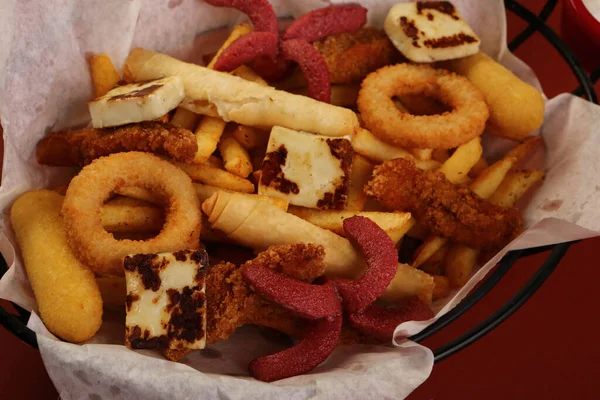 Lezzetli Yemek Tabağı Masada Patates Kızartması — Stok fotoğraf