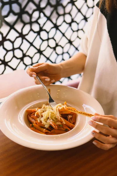 Savoureux Appétissant Classique Pâtes Italiennes Avec Une Délicieuse Sauce — Photo