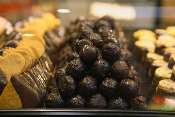 一组各种各样的饼干 巧克力片 燕麦葡萄干 白巧克力 — 图库照片