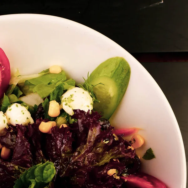 Prato Salada Fresca Com Verduras Misturadas — Fotografia de Stock