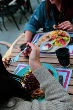 Masada nefis et yemeği. 