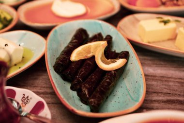 Geleneksel Türk ve Yunan yemek meze masası